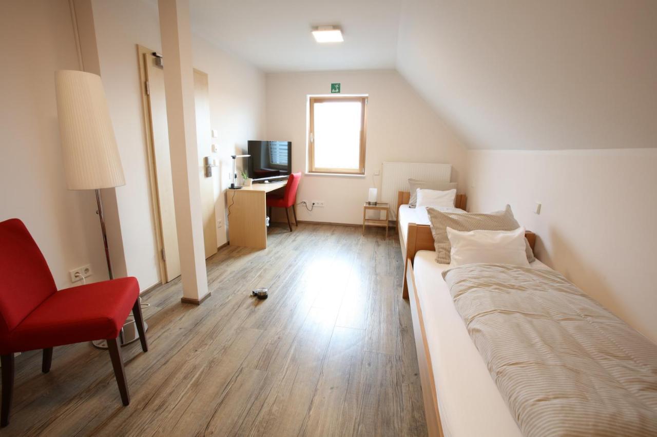 Leidringer Gaestehaus Gmbh Rosenfeld Extérieur photo